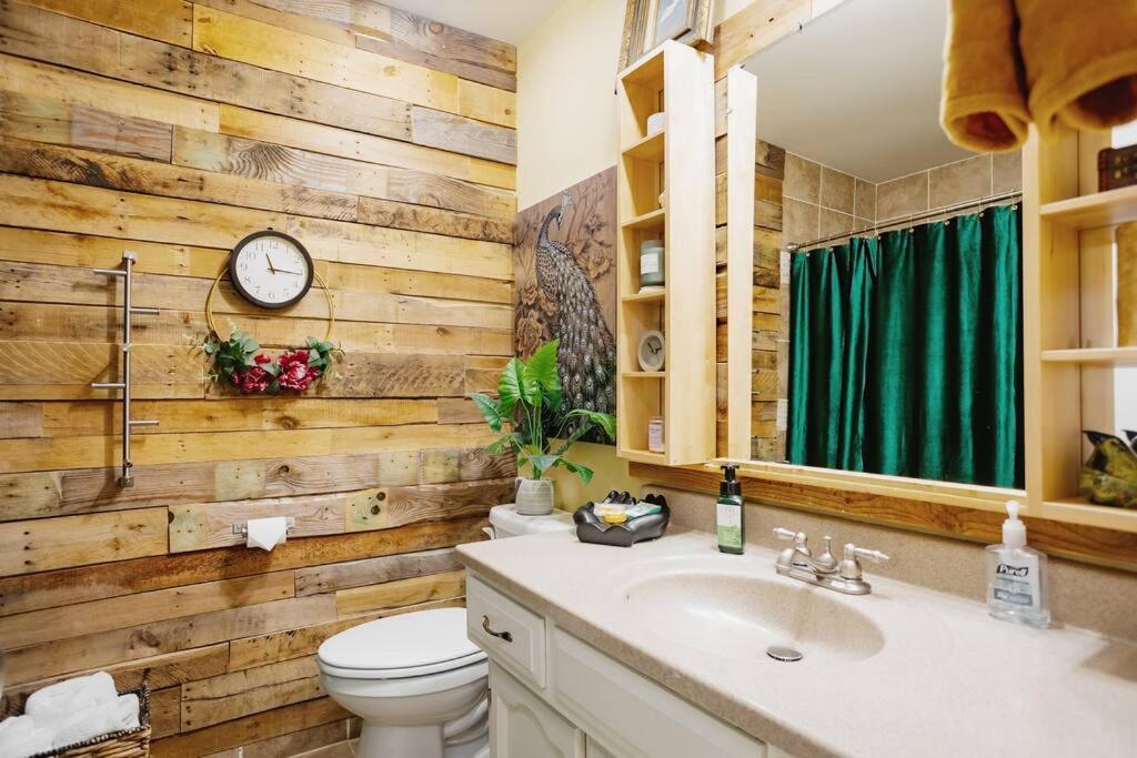 Becky & Marvels 420 Stay - Private Room Канзас-Сіті Екстер'єр фото